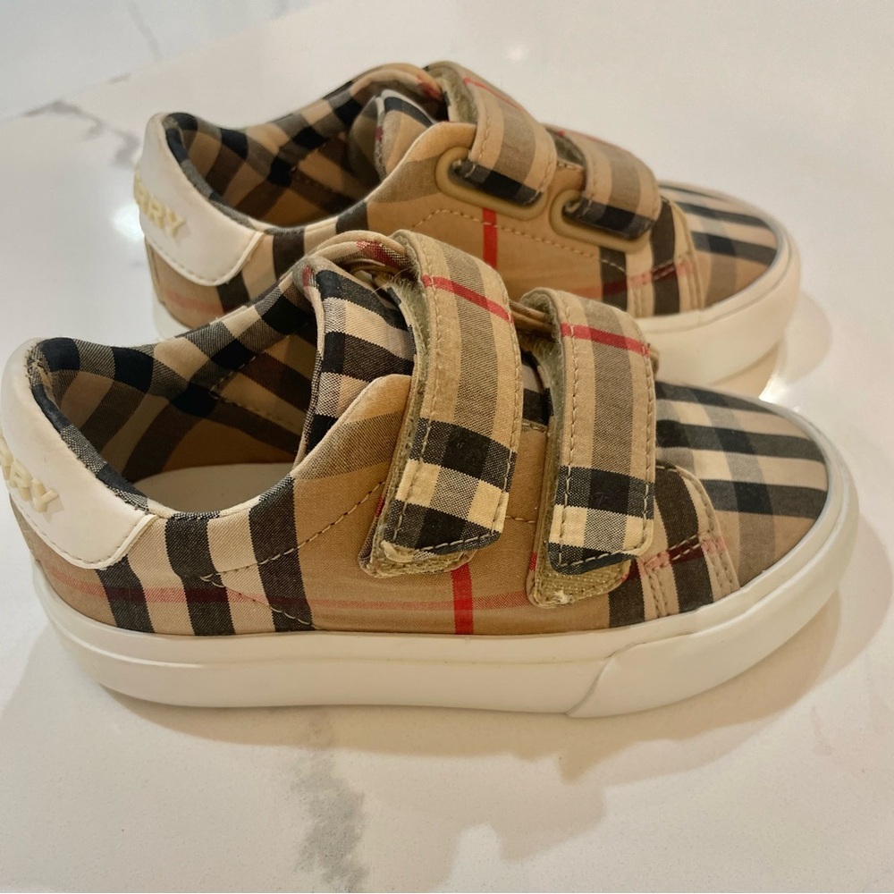 Burberry Toddler Sneaker. VVGC Worn only for the holidays.